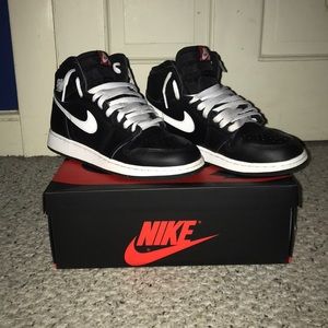 Jordan 1 yin yang - US size 5.5 youth